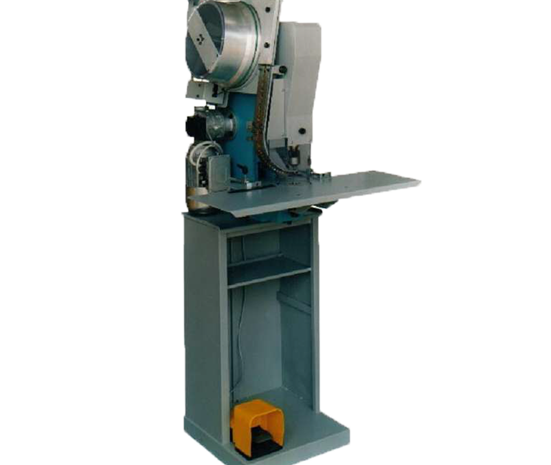 VP1-E – MACCHINA AUTOMATICA PER OCCHIELLI VELA DOPPIO CICLO (FOTRA/APPLICA)